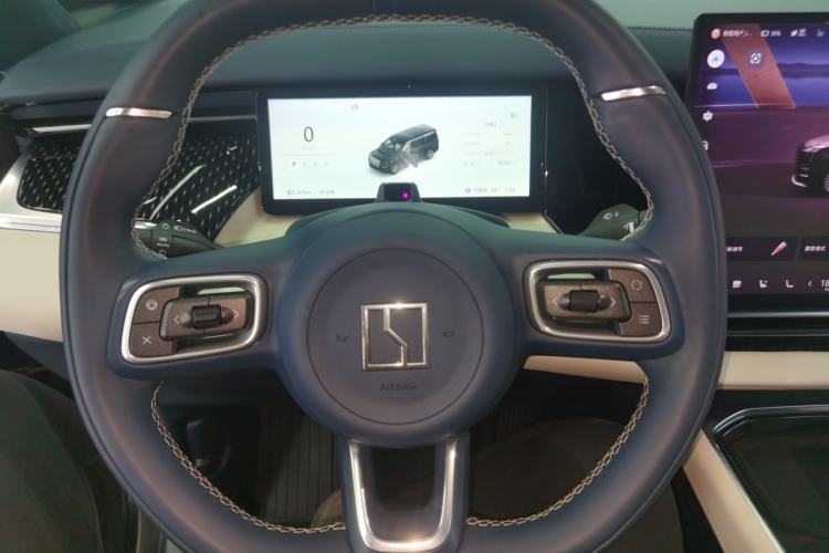 Used Zeekr 009 2024 Six-Seat Executive Version 4WD 108 kWh Steering Wheel