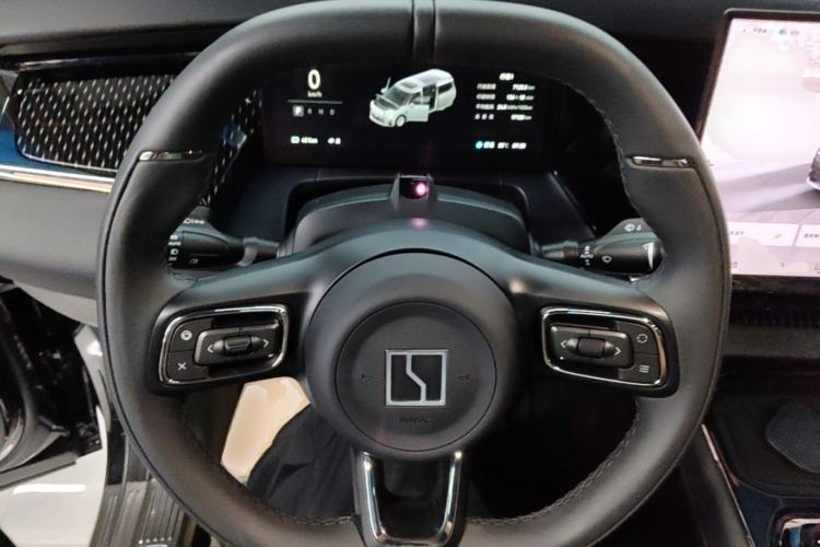 Used Zeekr 009 2024 7-Seater Aisle Version 108 kWh Steering Wheel