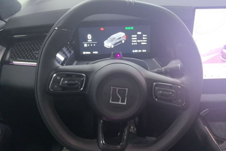 Used Zeekr 009 2024 Six-Seat Executive Version 4WD 108 kWh Steering Wheel