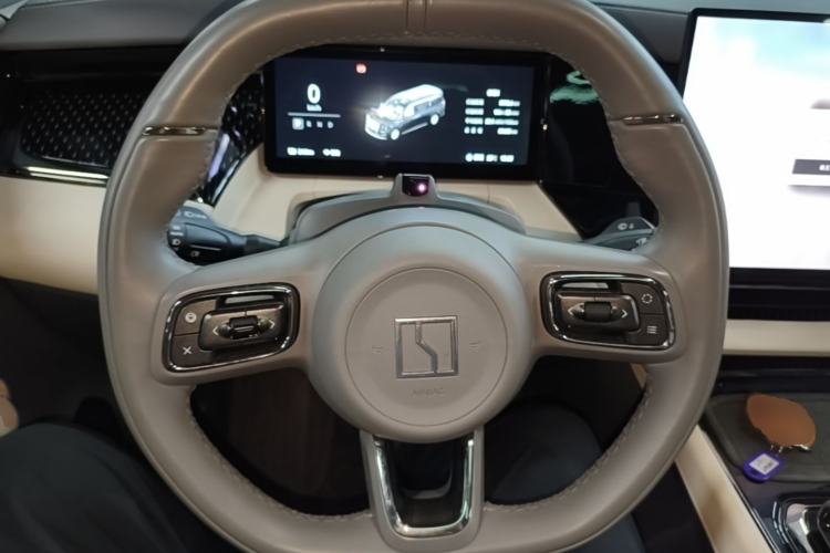 Used Zeekr 009 2024 7-Seater Aisle Version 108 kWh Steering Wheel