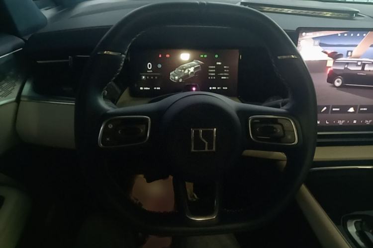 Used Zeekr 009 2024 Six-Seat Executive Version 4WD 108 kWh Steering Wheel