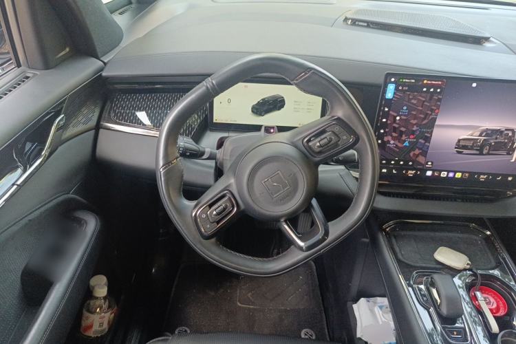 Used Zeekr 009 2024 Six-Seat Executive Version 4WD 108 kWh Steering Wheel