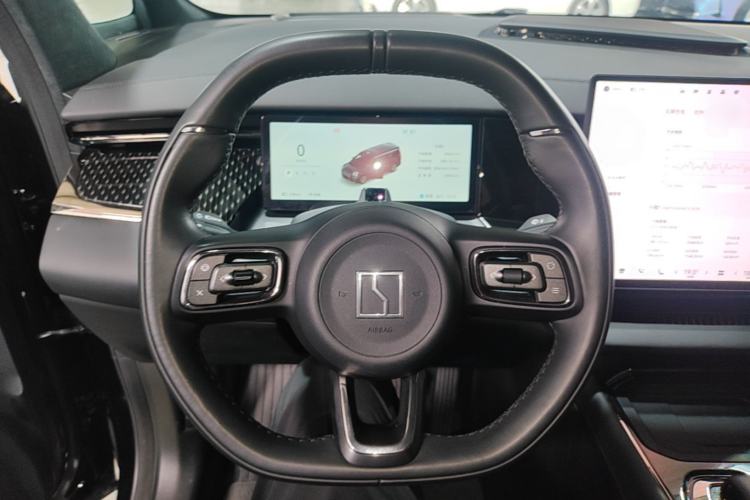 Used Zeekr 009 2024 7-Seater Walk-Through Version Four-Wheel Drive 108 kWh Steering Wheel