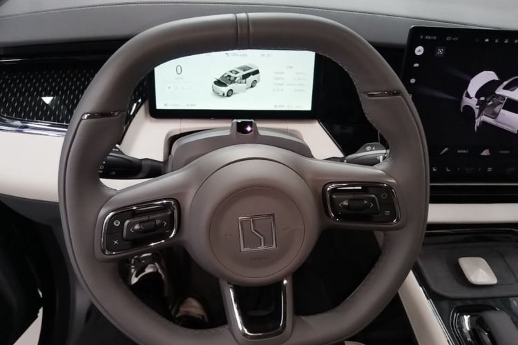 Used Zeekr 009 2024 7-Seater Aisle Version 108 kWh Steering Wheel