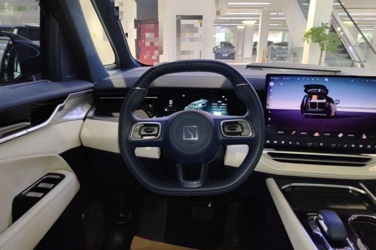 Used Zeekr 009 2024 Six-Seat Executive Version 4WD 108 kWh Steering Wheel