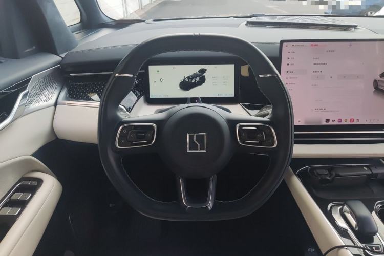 Used Zeekr 009 2024 7-Seater Aisle Version 108 kWh Steering Wheel