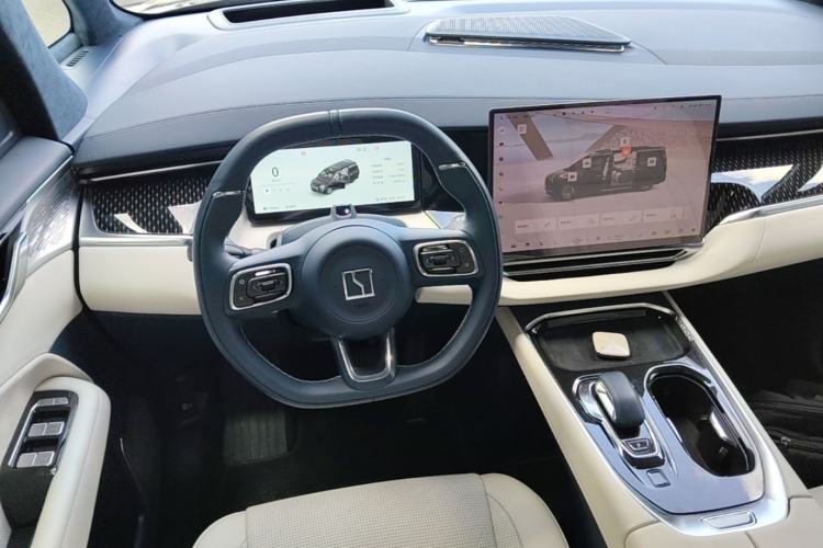 Used Zeekr 009 2024 Six-Seat Executive Version 4WD 108 kWh Steering Wheel
