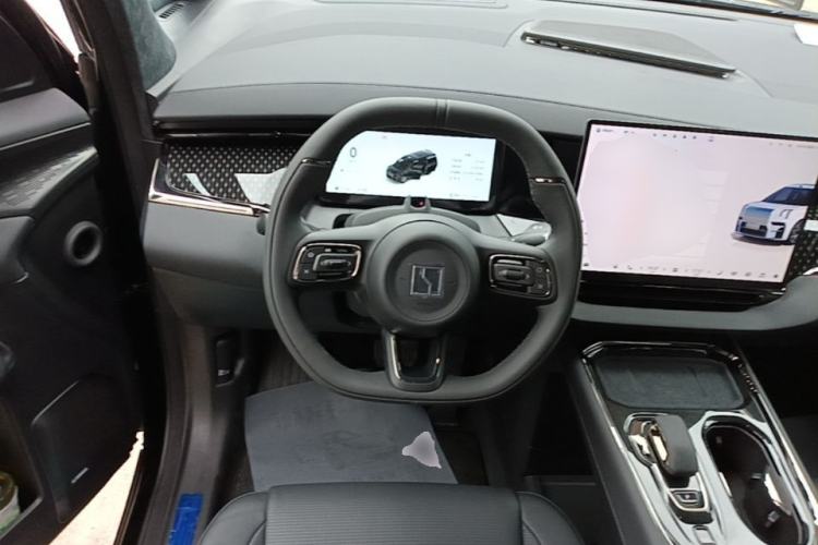 Used Zeekr 009 2024 7-Seater Aisle Version 108 kWh Steering Wheel