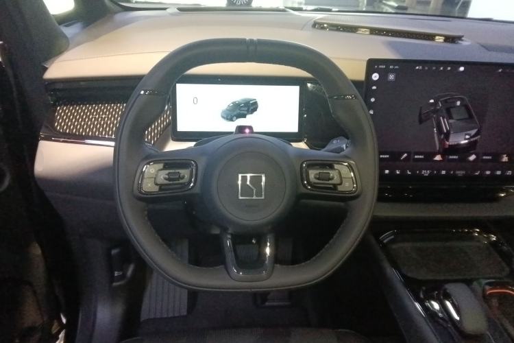 Used Zeekr 009 2024 7-Seater Walk-Through Version Four-Wheel Drive 108 kWh Steering Wheel