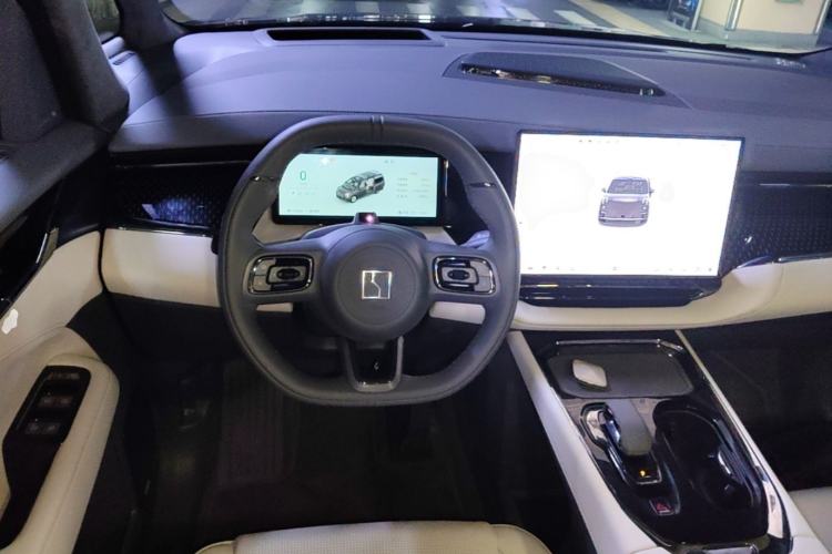Used Zeekr 009 2024 Six-Seat Executive Version 4WD 108 kWh Steering Wheel