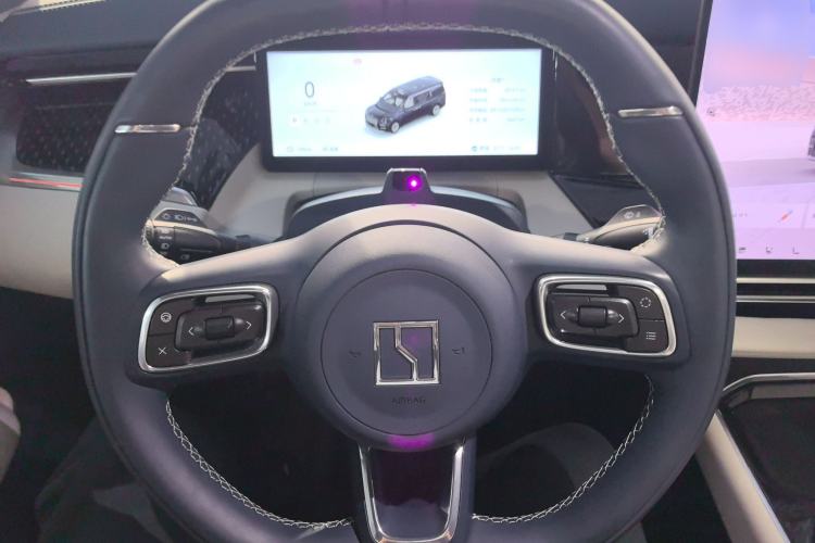 Used Zeekr 009 2024 7-Seater Walk-Through Version Four-Wheel Drive 108 kWh Steering Wheel