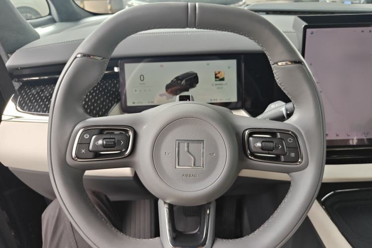 Used Zeekr 009 2024 Six-Seat Executive Version 4WD 108 kWh Steering Wheel