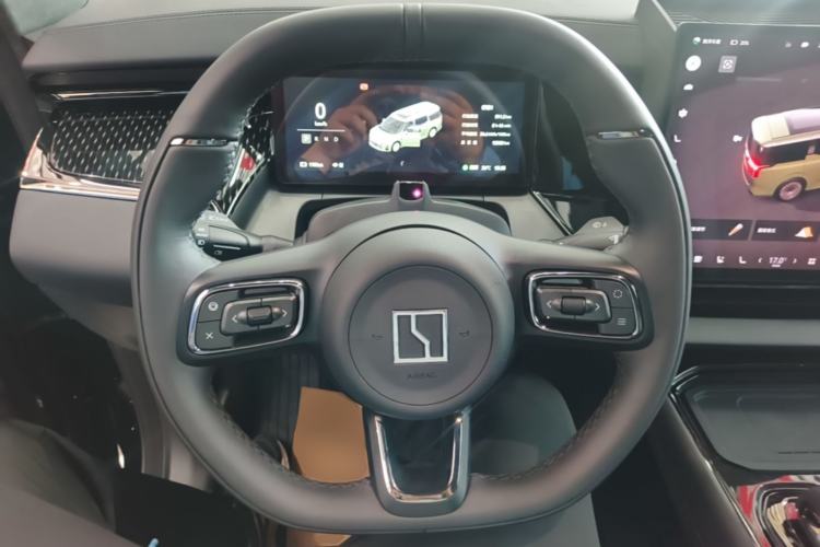 Used Zeekr 009 2024 7-Seater Aisle Version 108 kWh Steering Wheel