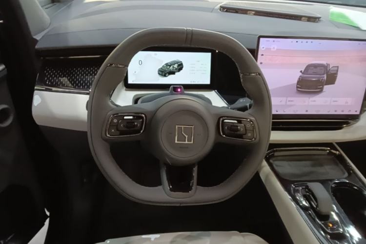 Used Zeekr 009 2024 7-Seater Walk-Through Version Four-Wheel Drive 108 kWh Steering Wheel