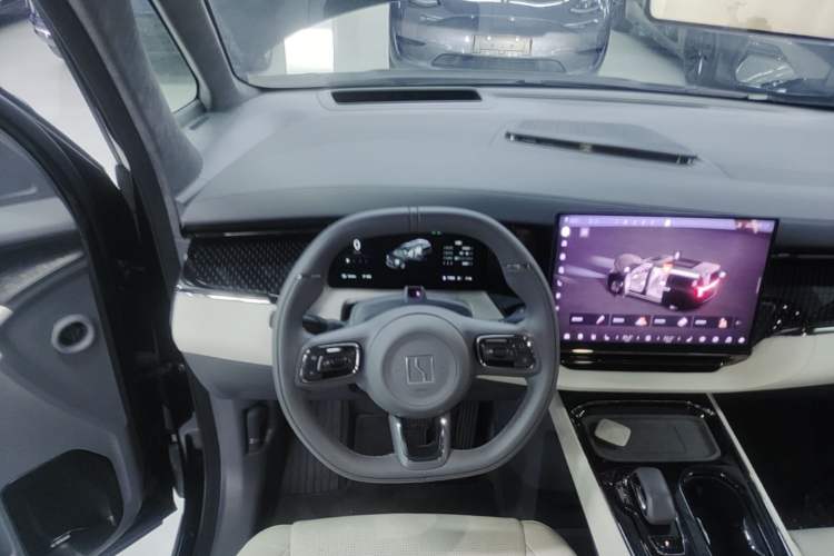 Used Zeekr 009 2024 Six-Seat Executive Version 4WD 108 kWh Steering Wheel