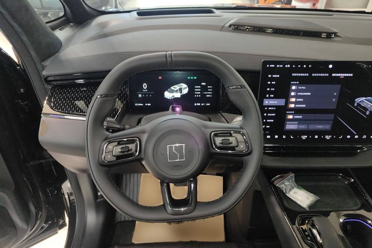 Used Zeekr 009 2024 7-Seater Aisle Version 108 kWh Steering Wheel