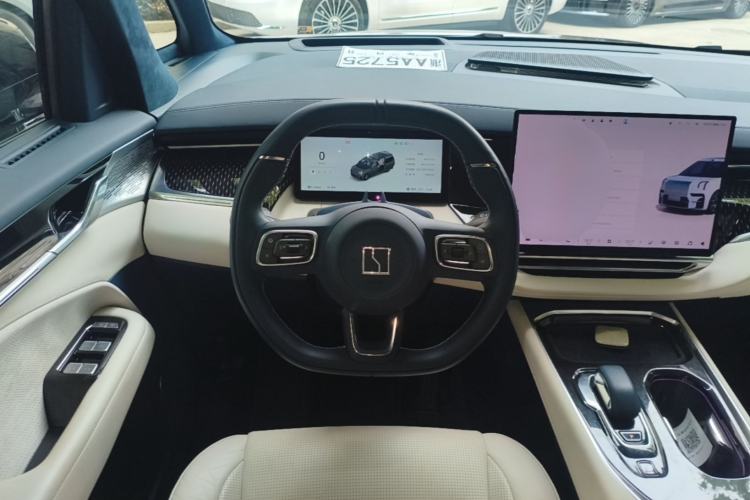 Used Zeekr 009 2024 Six-Seat Executive Version 4WD 108 kWh Steering Wheel