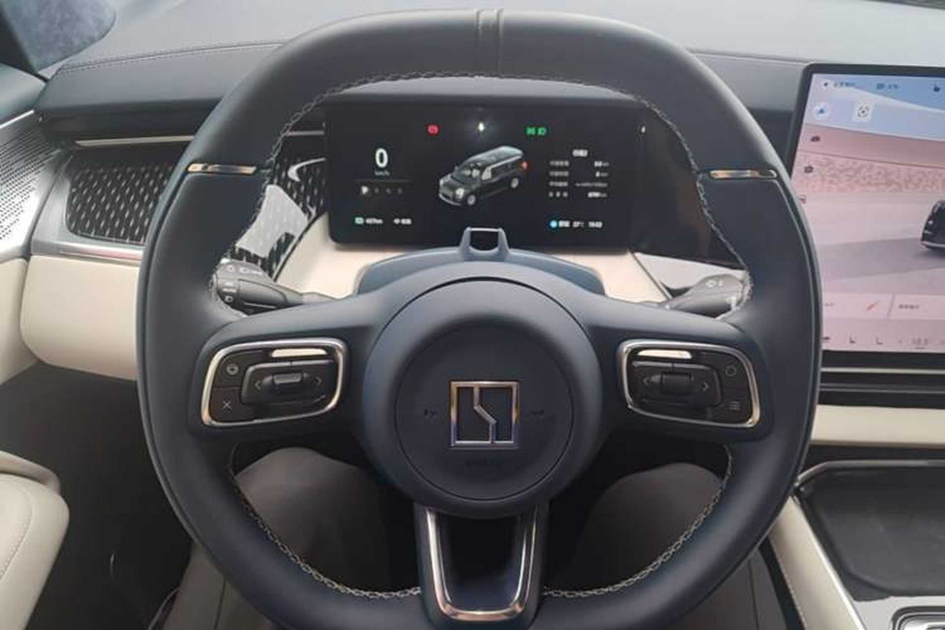 Used Zeekr 009 2024 7-Seater Walk-Through Version Four-Wheel Drive 108 kWh Steering Wheel