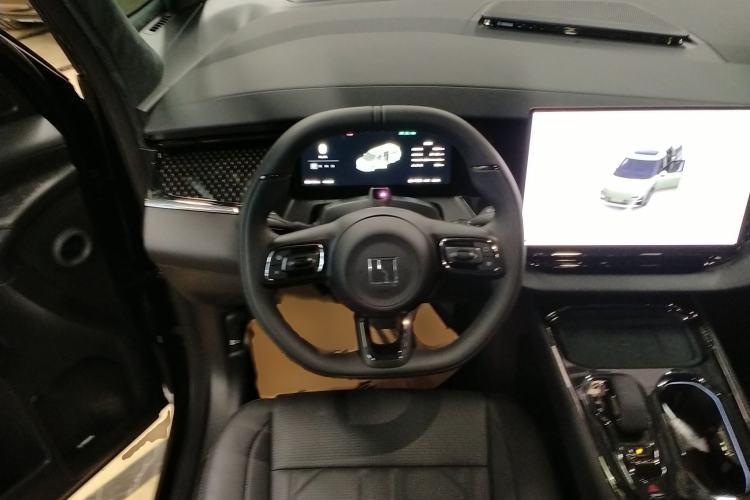 Used Zeekr 009 2024 7-Seater Aisle Version 108 kWh Steering Wheel
