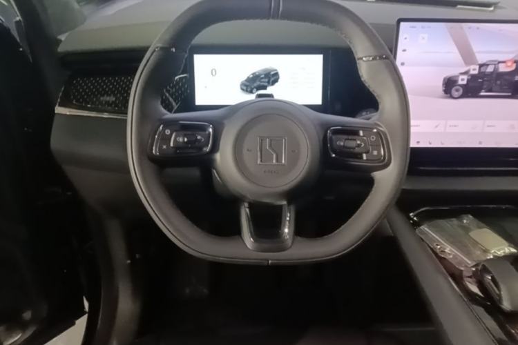 Used Zeekr 009 2024 7-Seater Walk-Through Version Four-Wheel Drive 108 kWh Steering Wheel