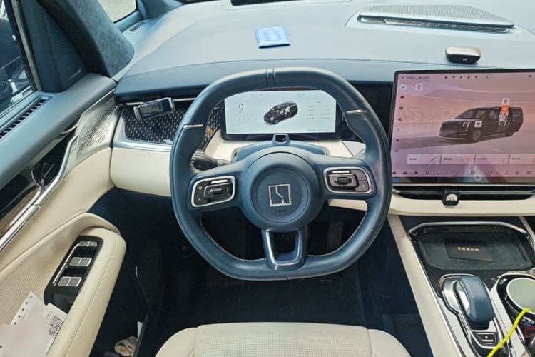 Used Zeekr 009 2024 7-Seater Aisle Version 108 kWh Steering Wheel