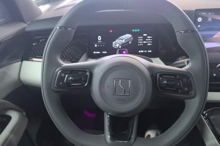 Used Zeekr 009 2024 7-Seater Walk-Through Version Four-Wheel Drive 108 kWh Steering Wheel