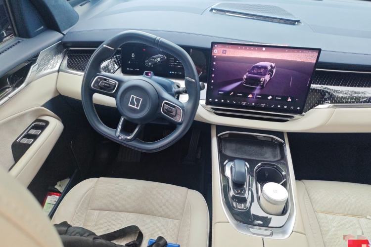 Used Zeekr 009 2024 Six-Seat Executive Version 4WD 108 kWh Steering Wheel