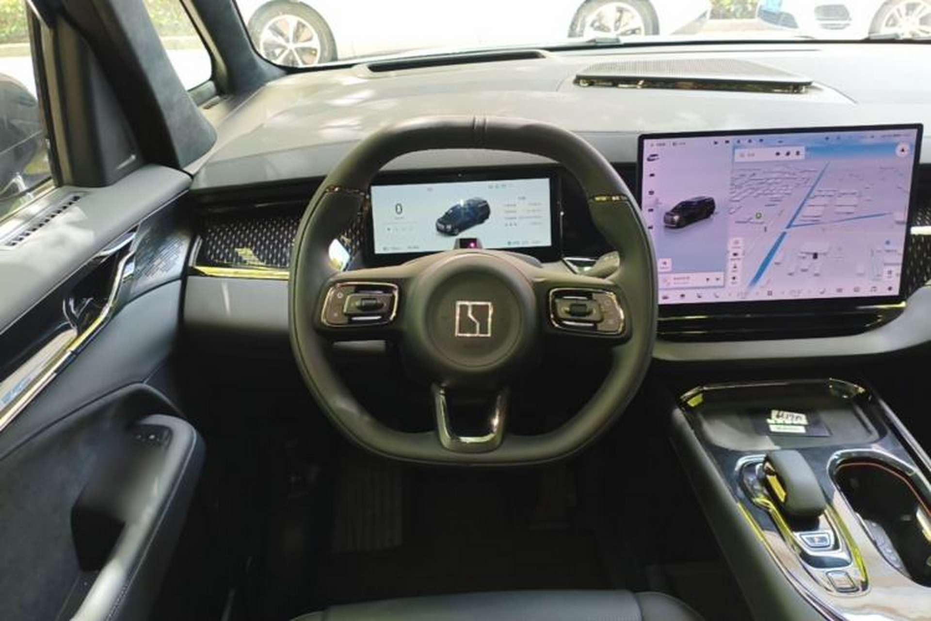 Used Zeekr 009 2024 Six-Seat Executive Version 4WD 108 kWh Steering Wheel