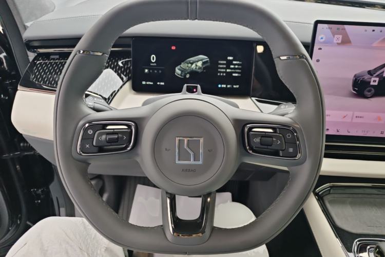 Used Zeekr 009 2024 Six-Seat Executive Version 4WD 108 kWh Steering Wheel