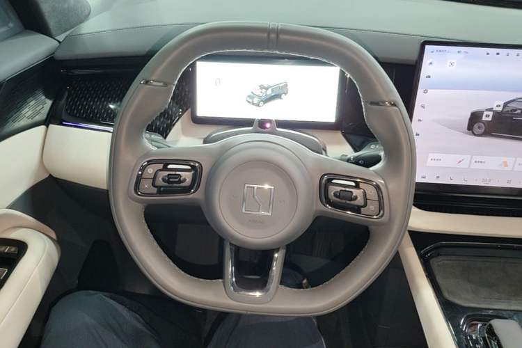 Used Zeekr 009 2024 Six-Seat Executive Version 4WD 108 kWh Steering Wheel