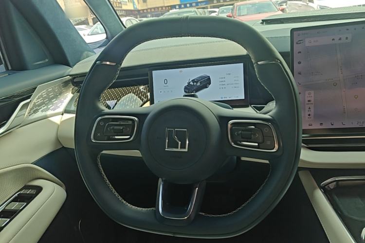 Used Zeekr 009 2024 Six-Seat Executive Version 4WD 108 kWh Steering Wheel
