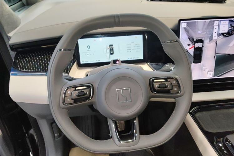 Used Zeekr 009 2024 7-Seater Aisle Version 108 kWh Steering Wheel