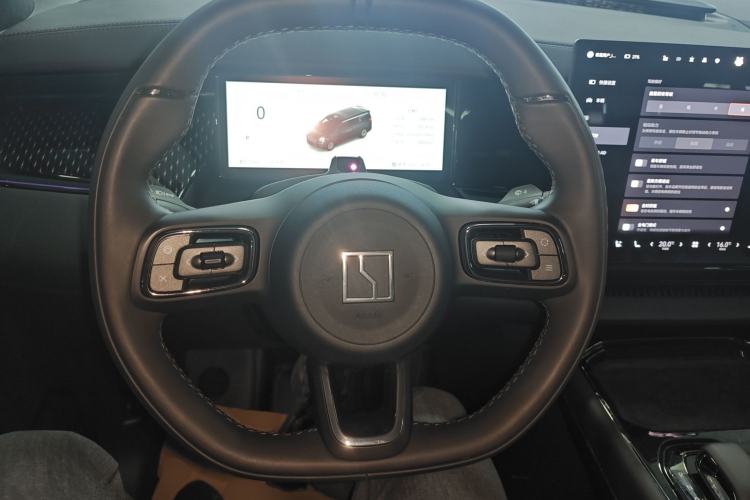 Used Zeekr 009 2024 7-Seater Walk-Through Version Four-Wheel Drive 108 kWh Steering Wheel