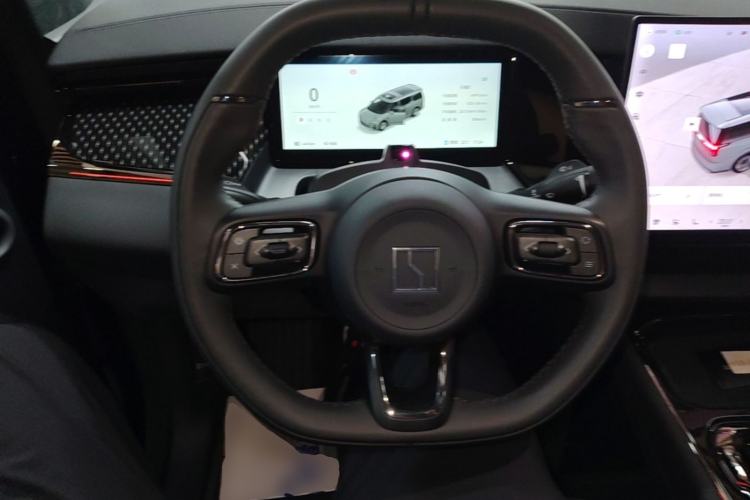 Used Zeekr 009 2024 7-Seater Walk-Through Version Four-Wheel Drive 108 kWh Steering Wheel