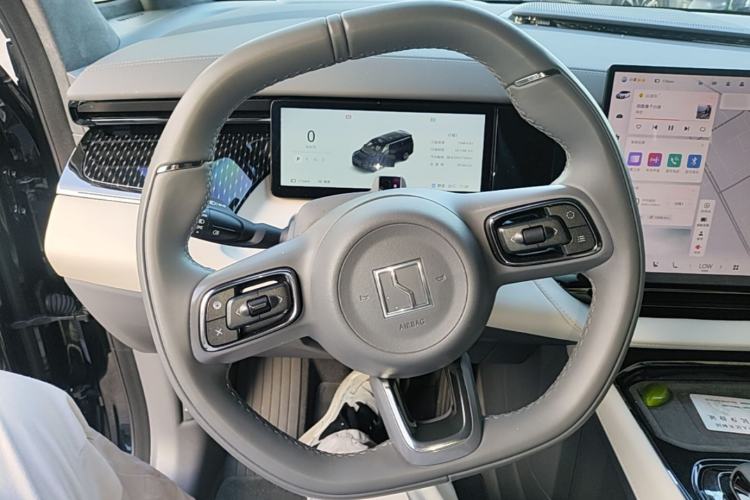 Used Zeekr 009 2024 7-Seater Aisle Version 108 kWh Steering Wheel