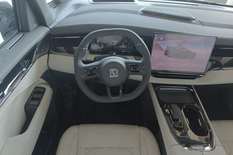 Used Zeekr 009 2024 7-Seater Aisle Version 108 kWh Steering Wheel