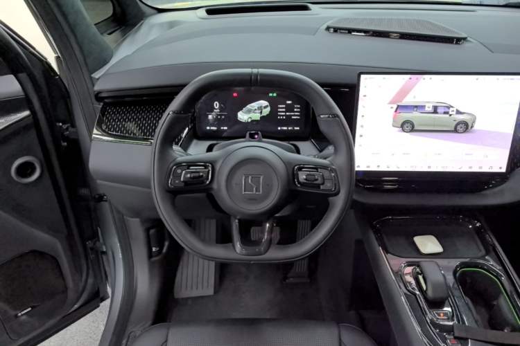 Used Zeekr 009 2024 7-Seater Walk-Through Version Four-Wheel Drive 108 kWh Steering Wheel
