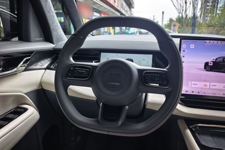 Used Zeekr 009 2024 7-Seater Walk-Through Version Four-Wheel Drive 108 kWh Steering Wheel