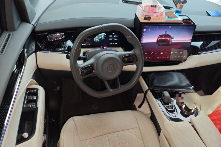 Used Zeekr 009 2024 7-Seater Walk-Through Version Four-Wheel Drive 108 kWh Steering Wheel