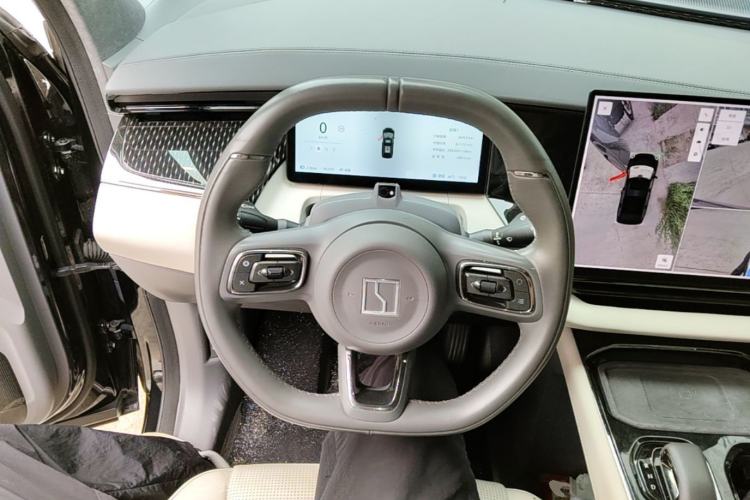 Used Zeekr 009 2024 7-Seater Aisle Version 108 kWh Steering Wheel