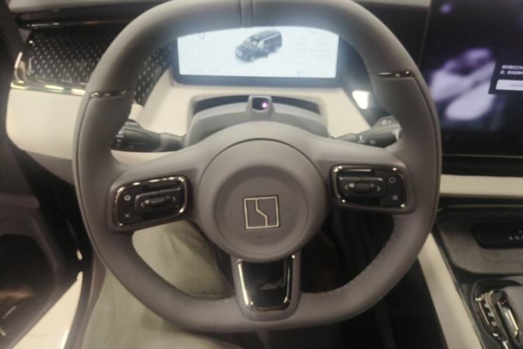 Used Zeekr 009 2024 Six-Seat Executive Version 4WD 108 kWh Steering Wheel