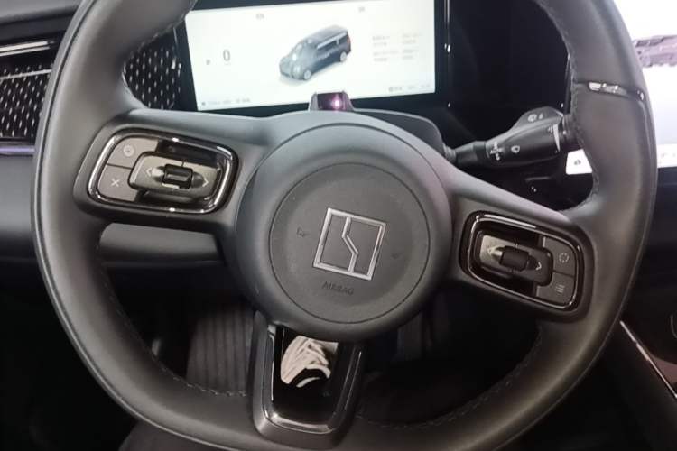 Used Zeekr 009 2024 Six-Seat Executive Version 4WD 108 kWh Steering Wheel