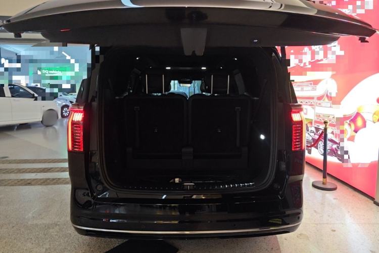 Used Zeekr 009 2024 Six-Seat Executive Version 4WD 108 kWh Trunk