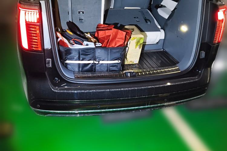 Used Zeekr 009 2024 7-Seater Aisle Version 108 kWh Trunk