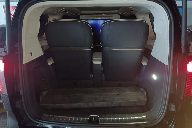 Used Zeekr 009 2024 GAC Trumpchi Trunk