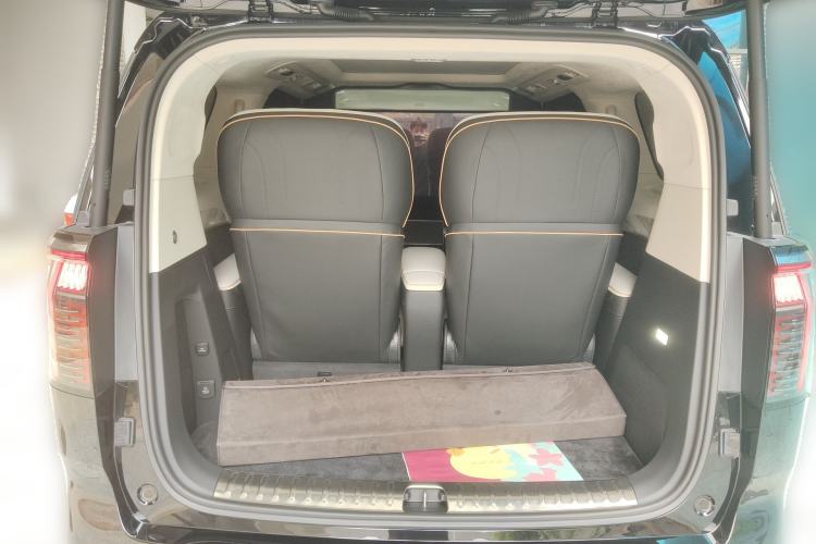Used Zeekr 009 2024 GAC Trumpchi Trunk