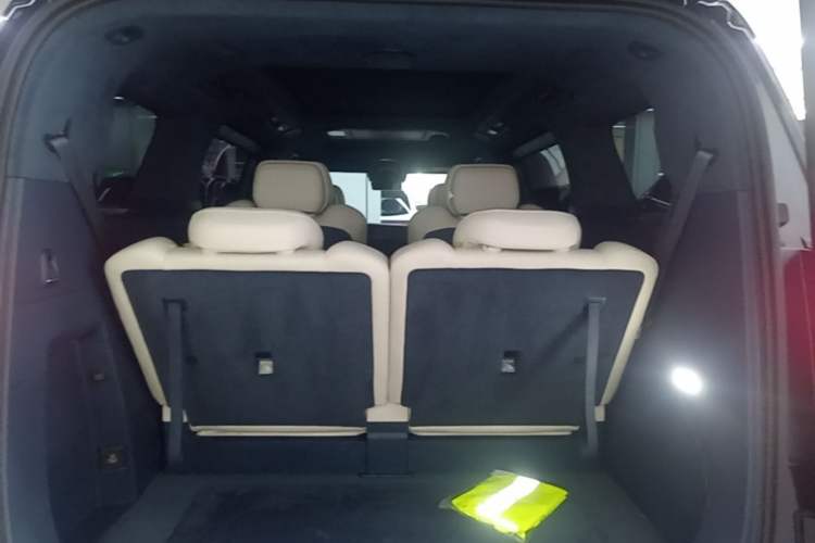Used Zeekr 009 2024 Six-Seat Executive Version 4WD 108 kWh Trunk