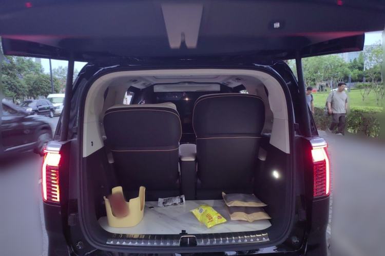 Used Zeekr 009 2024 GAC Trumpchi Trunk