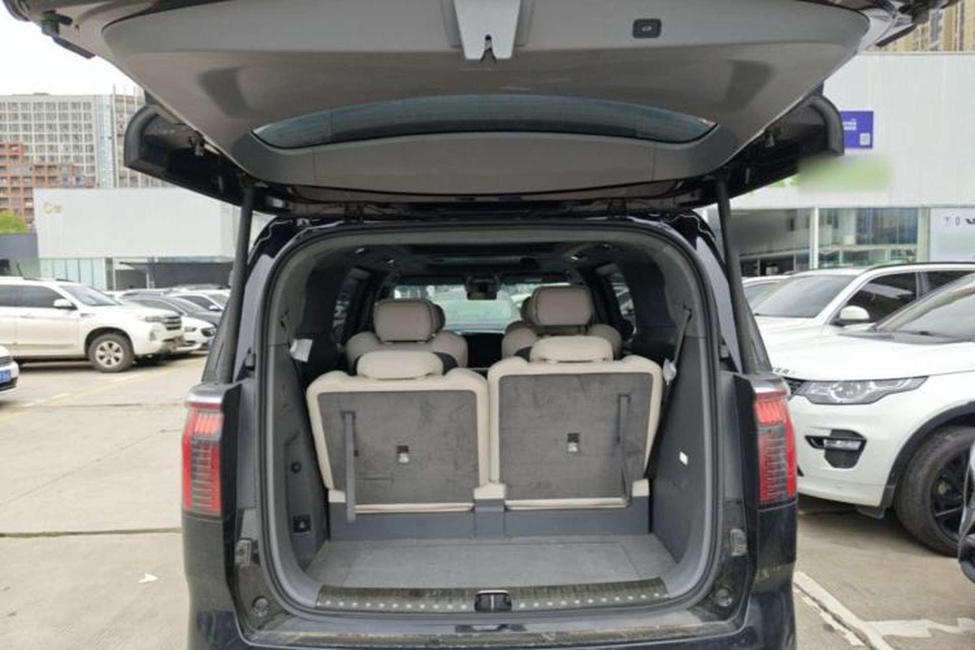 Used Zeekr 009 2024 Six-Seat Executive Version 4WD 108 kWh Trunk