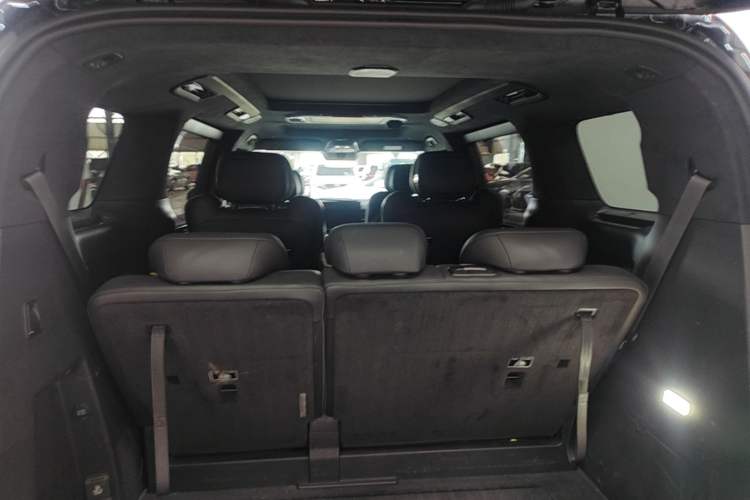 Used Zeekr 009 2024 7-Seater Walk-Through Version Four-Wheel Drive 108 kWh Trunk
